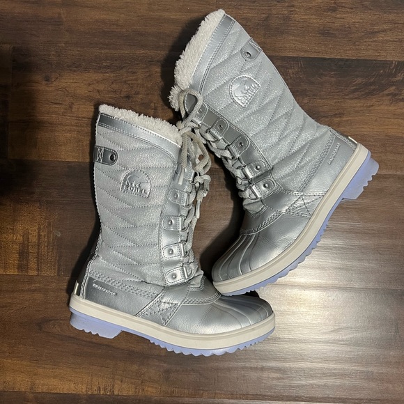 THE COLD WON’T BOTHER YOU IN THESE ‘FROZEN 2’-INSPIRED SOREL BOOTS - Picture 2 of 5
